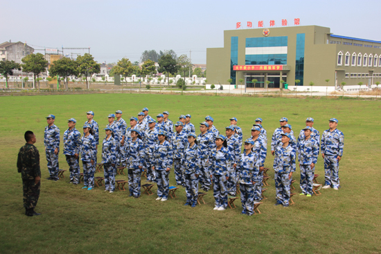 百代黃埔軍校拓展訓(xùn)練